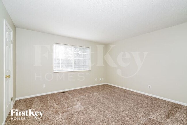 Building Photo - 5821 Buck Rill Dr