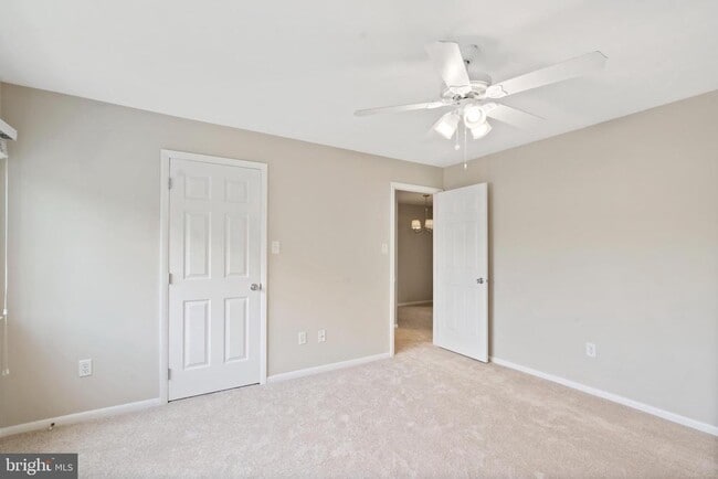 Building Photo - 2037 Lucas Ln