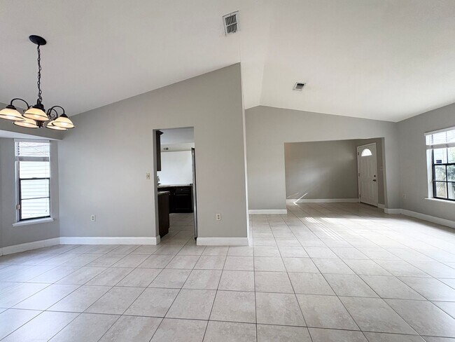 Building Photo - 4B/2B Home in Oviedo ~ Carpet Free ~ Top Rated Schools