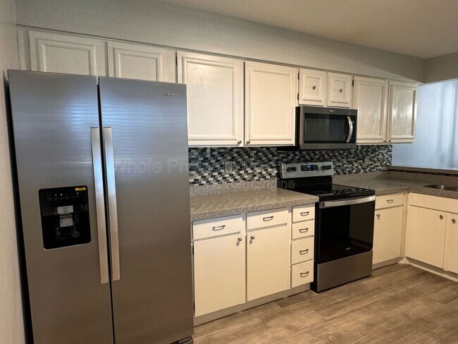 Building Photo - 2380 E Geddes Ave