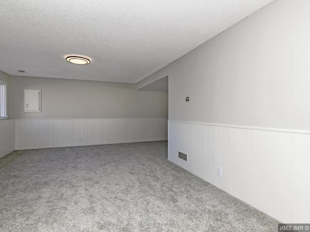 Building Photo - 10213 Quebec Ave S