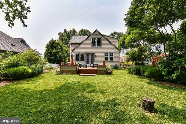 Building Photo - 904 Park Ave