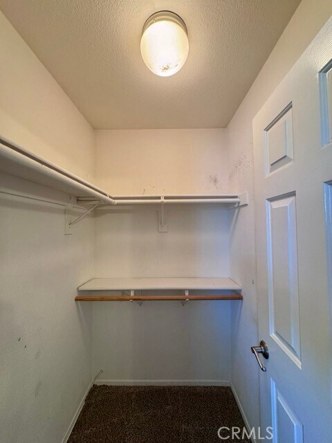 Building Photo - 30997 Oakhill Dr