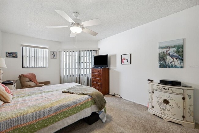 Building Photo - 2902 Oak Cir