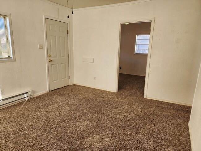 Building Photo - 2 bedroom / 1 bath, W/D connections