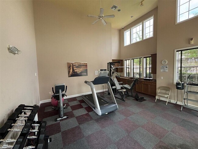 Building Photo - 7635 Plantation Cir