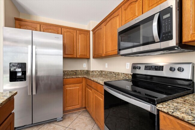 Building Photo - 9320 Cove Creek Dr