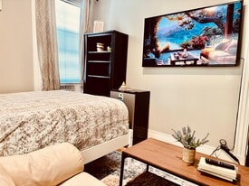 Building Photo - 79 Sanford St