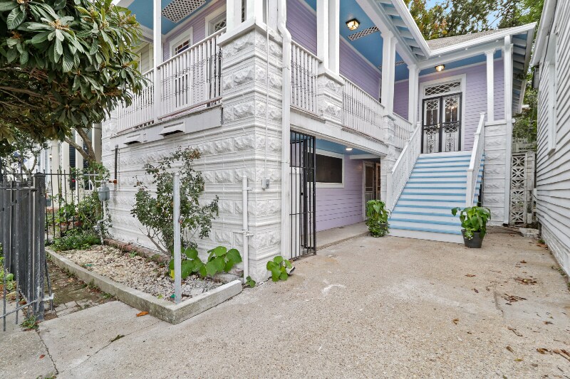 Building Photo - 1432 Melpomene St