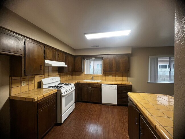 Building Photo - 1116 N Gem St