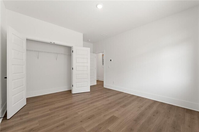 Building Photo - 3571 Overlook Rd NW