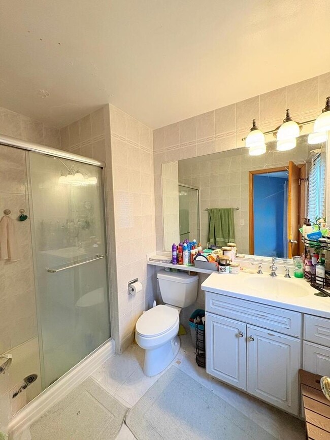 Building Photo - 393 Catbird Ln