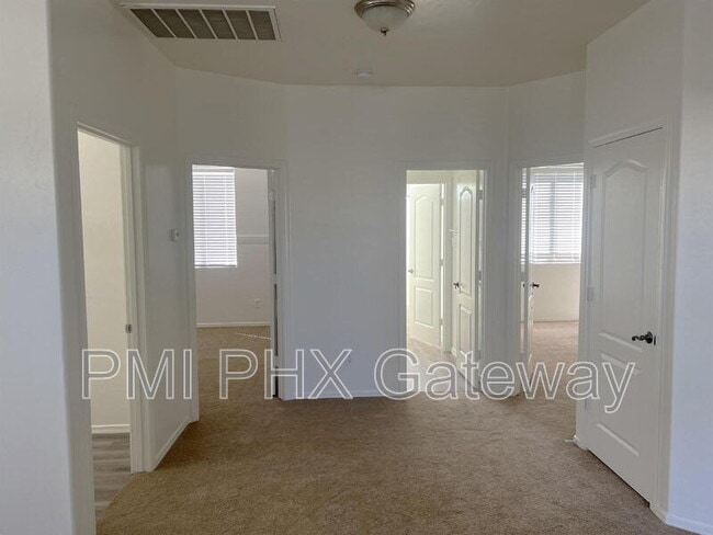 Building Photo - 4196 S Mariposa Dr