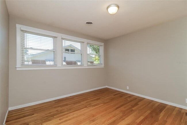 Building Photo - 840 N Florida Ave