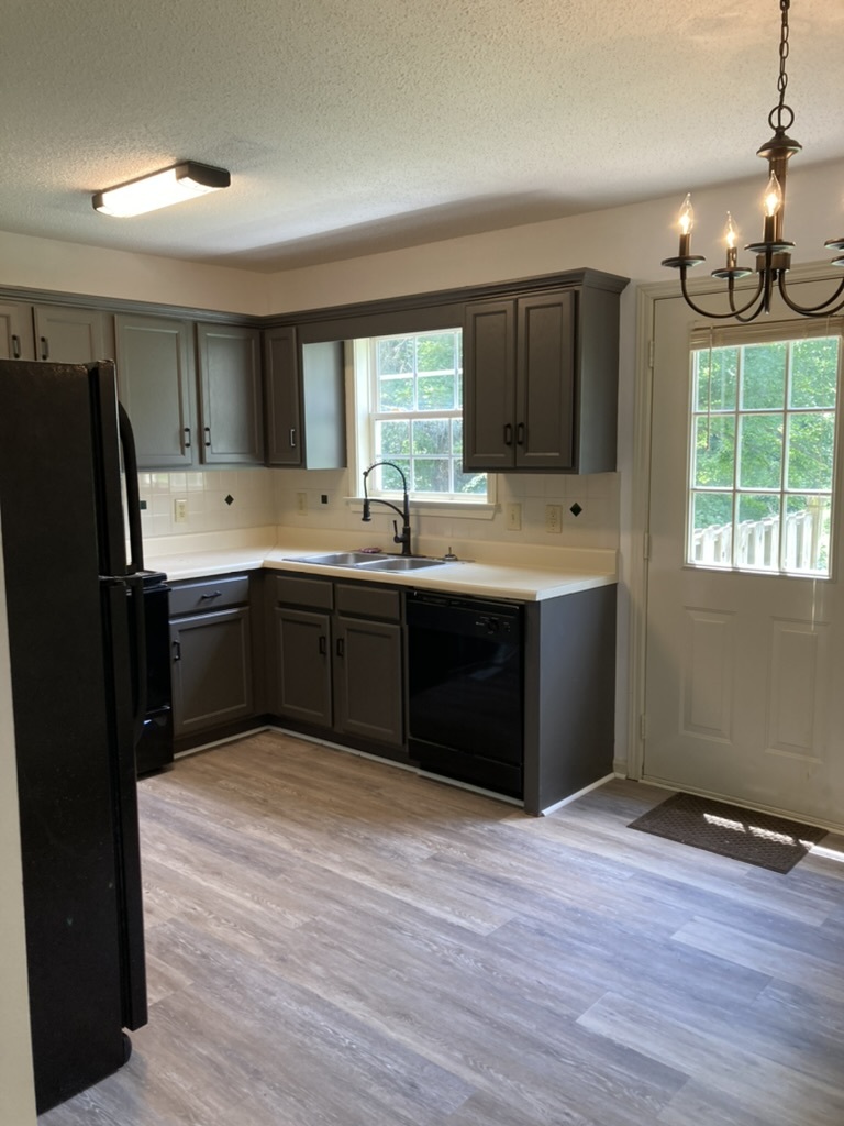 Kitchen - 627 Wilderness Trl
