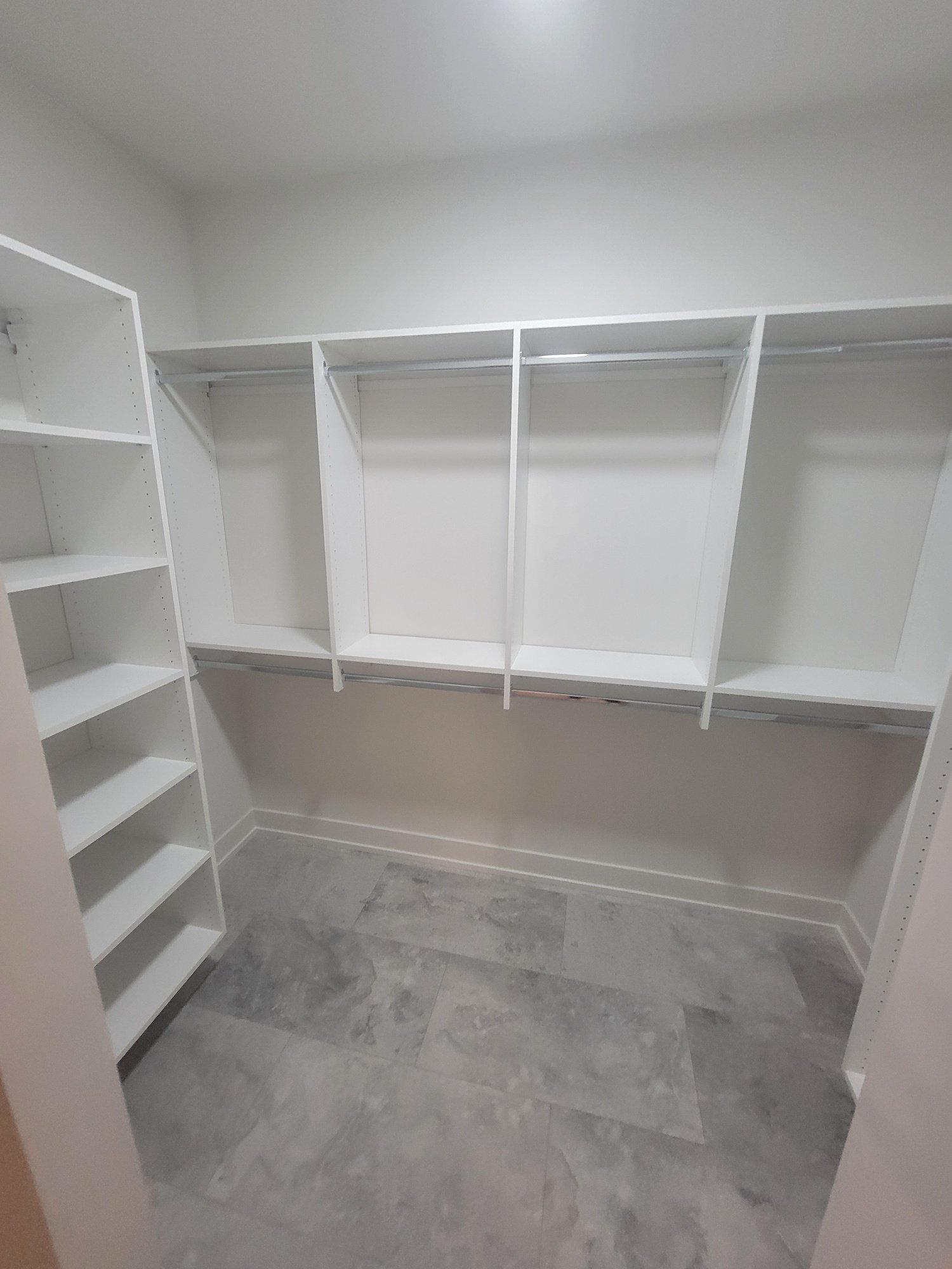 Building Photo - 302 W Liberty Dr