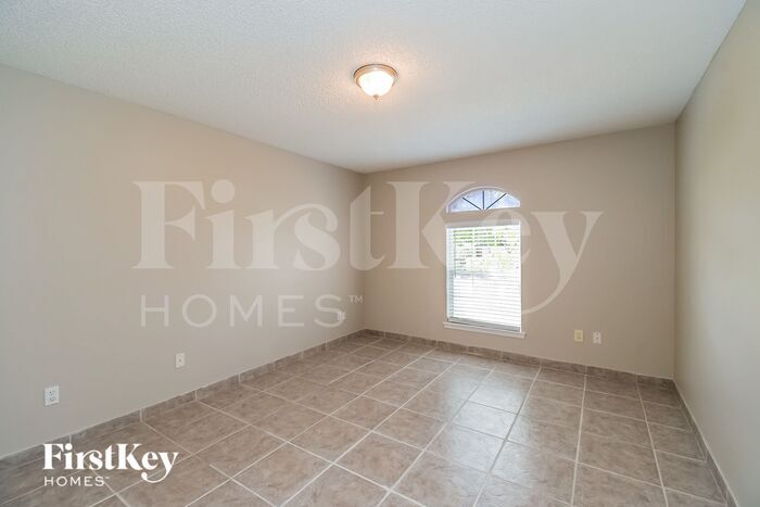 Building Photo - 6143 Alpenrose Ave