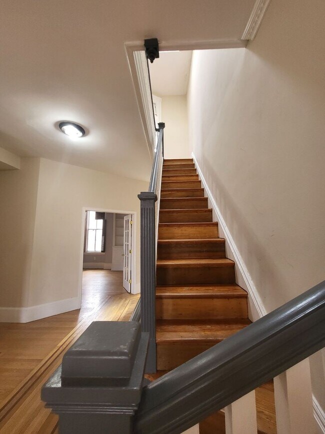 Building Photo - 2619 St Paul St