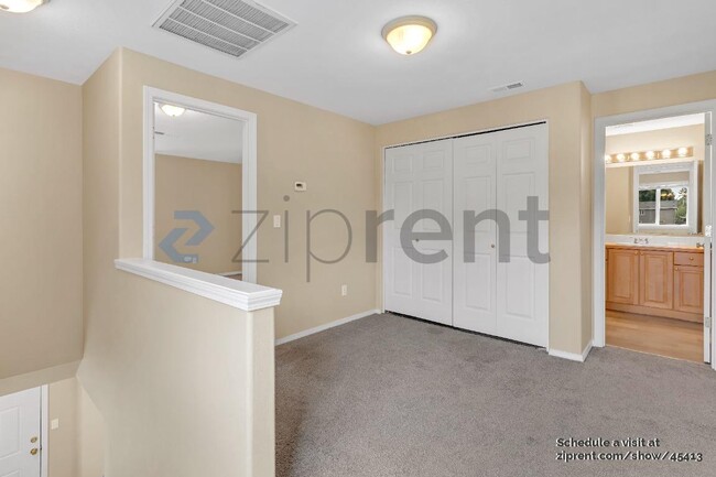 Building Photo - 13926 NE 7th Ct