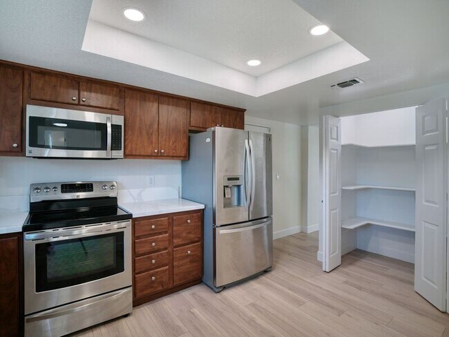 Building Photo - 6726 Calvine Rd