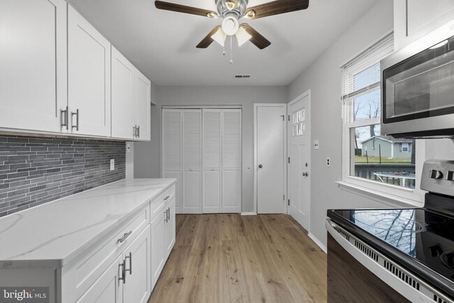 Building Photo - 341 Clarkson St