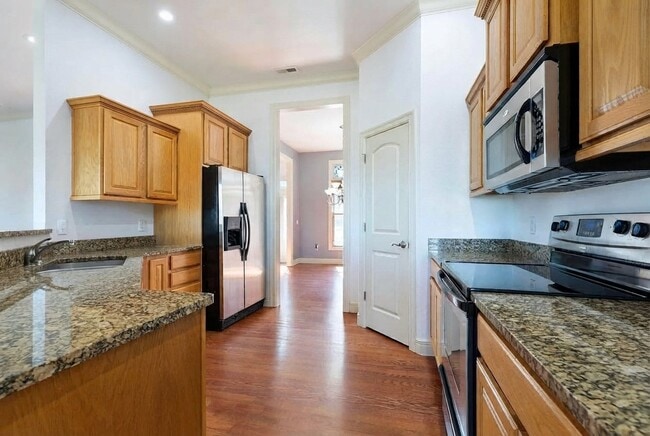 Building Photo - 185 Stoney Pointe Dr