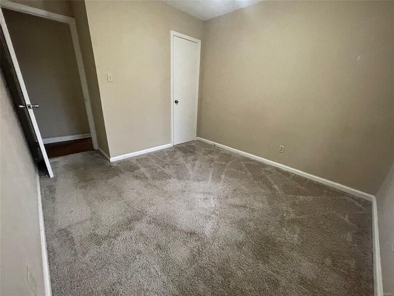 Building Photo - 112 Richmond Way