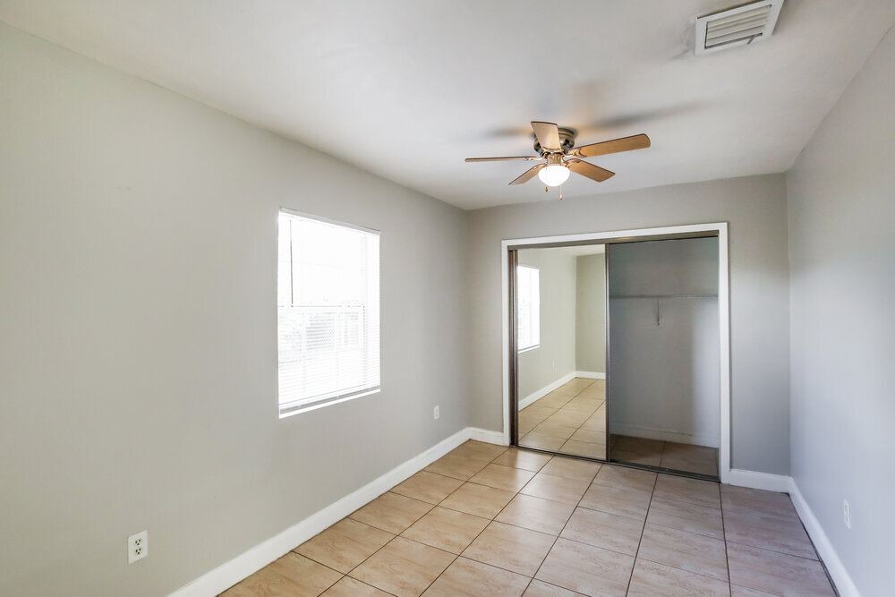 Building Photo - 3231 SW 67th Ave