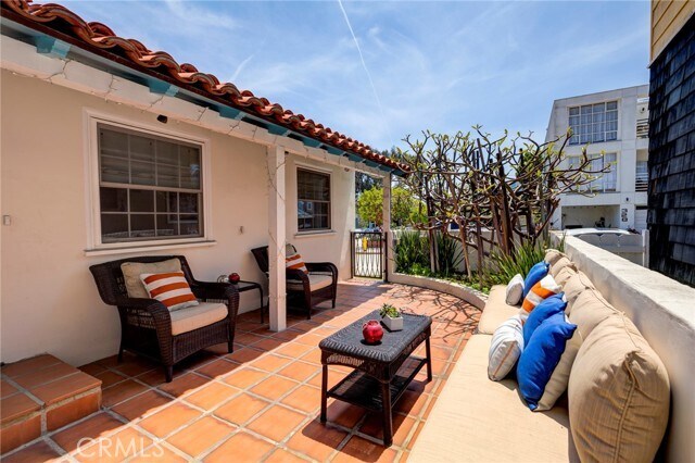 Building Photo - 333 3rd St