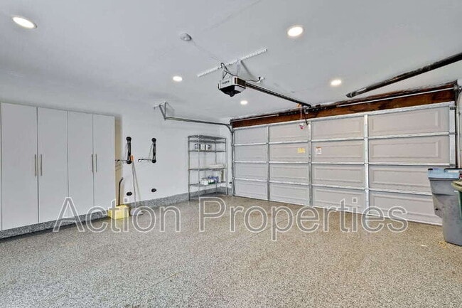 Building Photo - 209 Ortega Ave