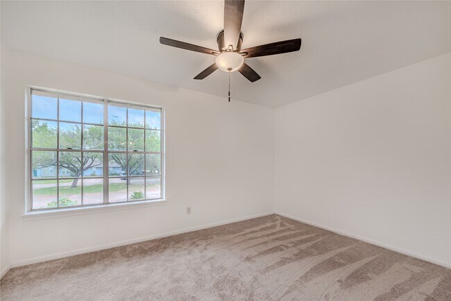 Building Photo - 1803 Country Village Blvd