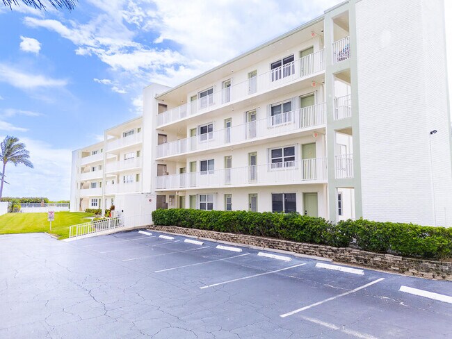 Building Photo - 3600 N Ocean Dr
