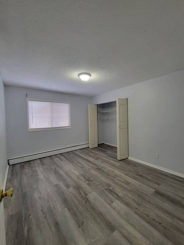 Building Photo - 310 Lawson Ave E