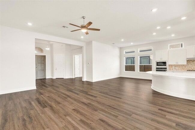 Building Photo - 2216 Bellisa Vis Dr