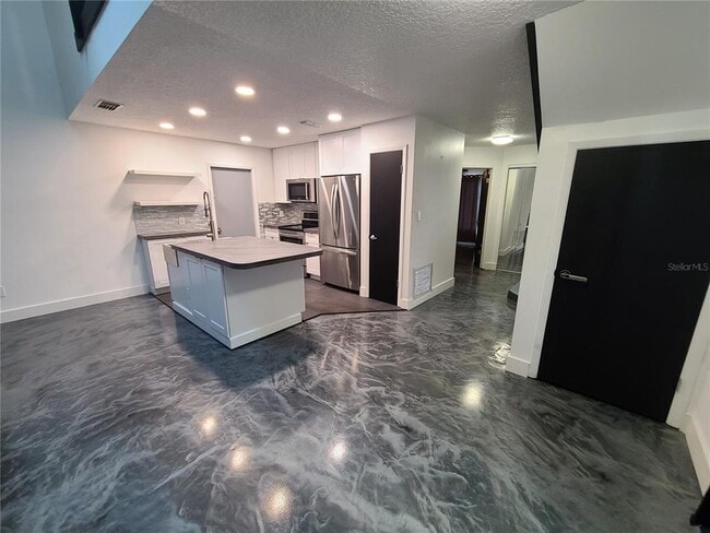 Building Photo - 2334 Pear Tree Ct