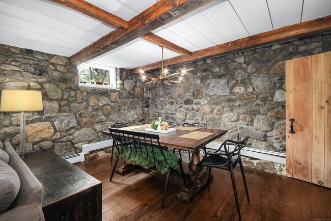 Building Photo - 24 Cartbridge Rd