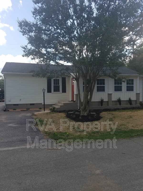 Primary Photo - 13 W Berry St