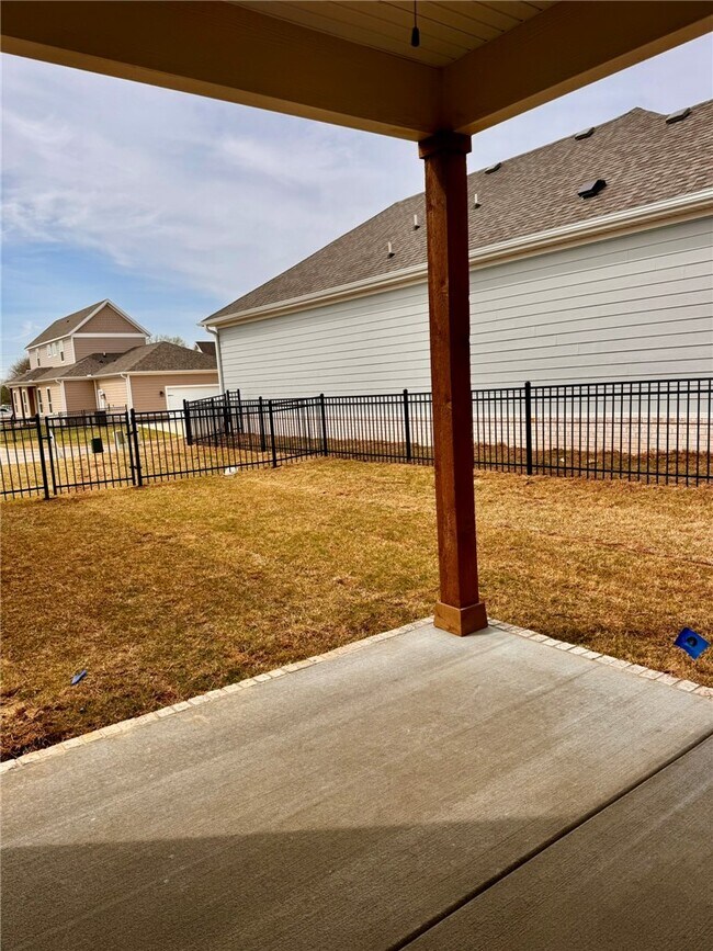 Building Photo - 6747 Winterwood Ave