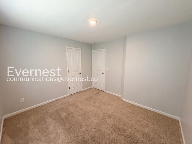 Building Photo - 3 Bed/2.5 Bath Home with Garage / Pet-Friendly / Coming Soon!
