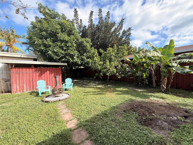 Building Photo - 2435 Wilson St