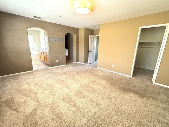 Building Photo - $500 OFF Move-In Special.....Executive Sty...