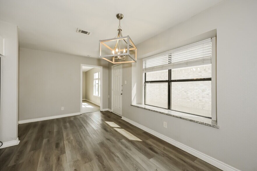 Building Photo - 522 Chancellorsville Dr