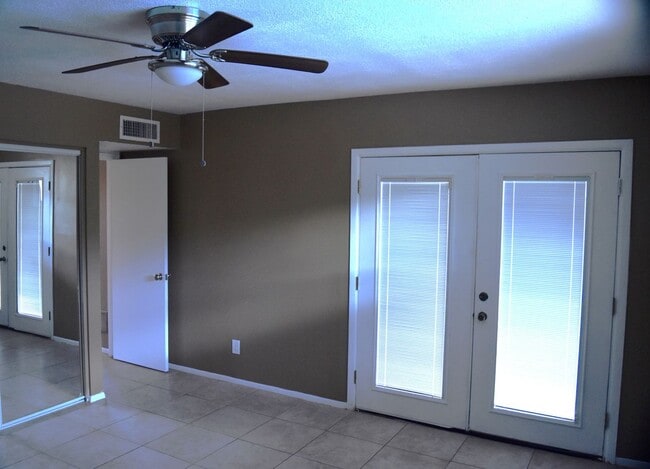 Building Photo - Awesome 5 Bed 2 Bath Home at ASU