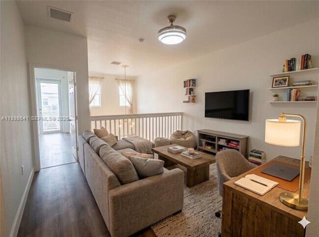 Building Photo - 7406 NW 108th Path