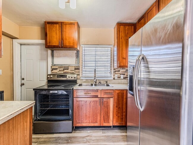 Building Photo - 112 W 34th St