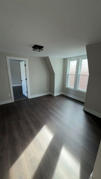 Building Photo - 3823 W Wabansia Ave