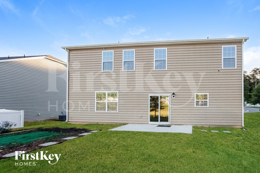 Building Photo - 711 Saddlebred Ln