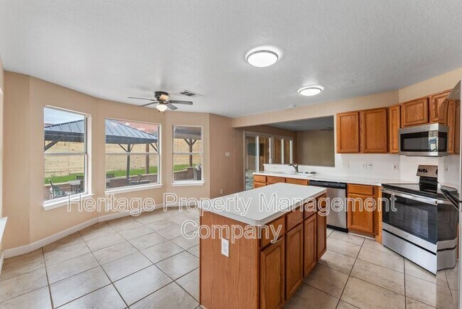 Building Photo - 13115 Almond Bend Dr