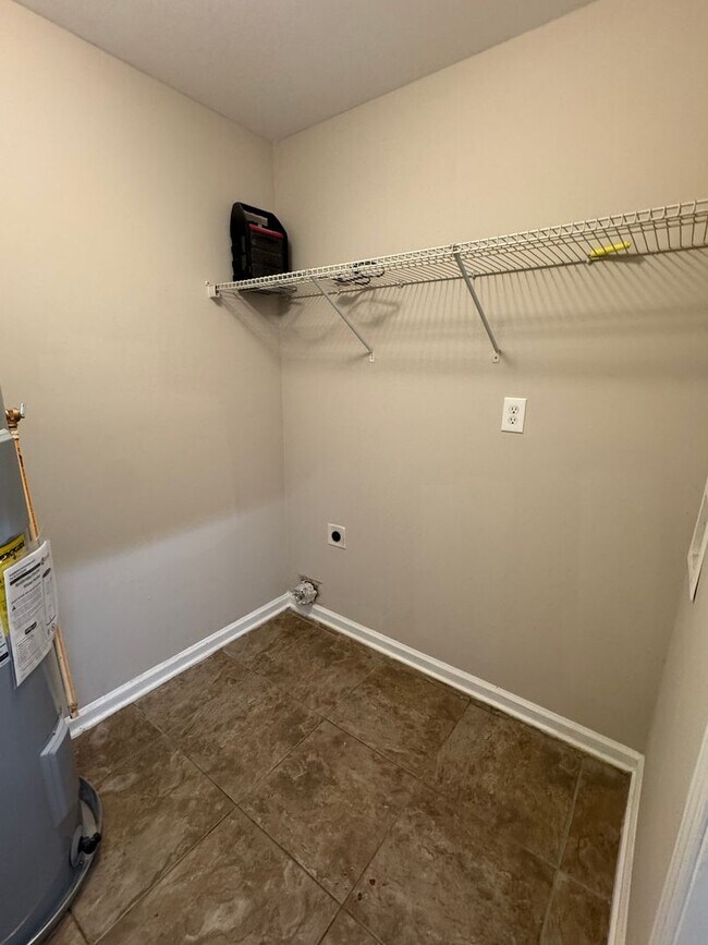Building Photo - 1503 Gambill Wood Dr