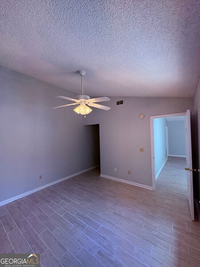 Building Photo - 175 Talbot Ct